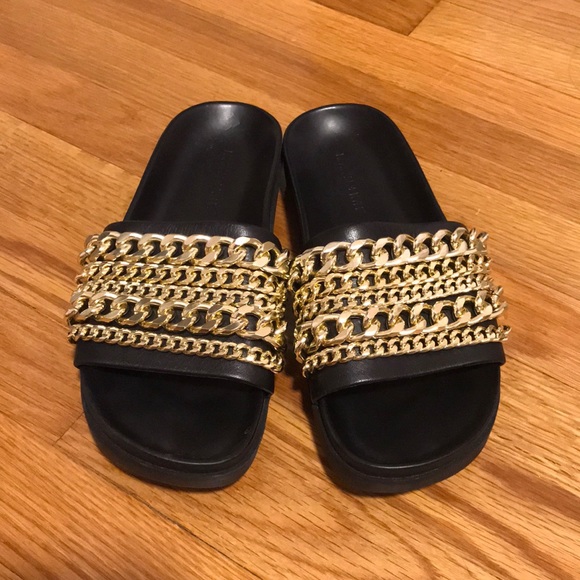 Kendall & Kylie slides - Picture 1 of 2
